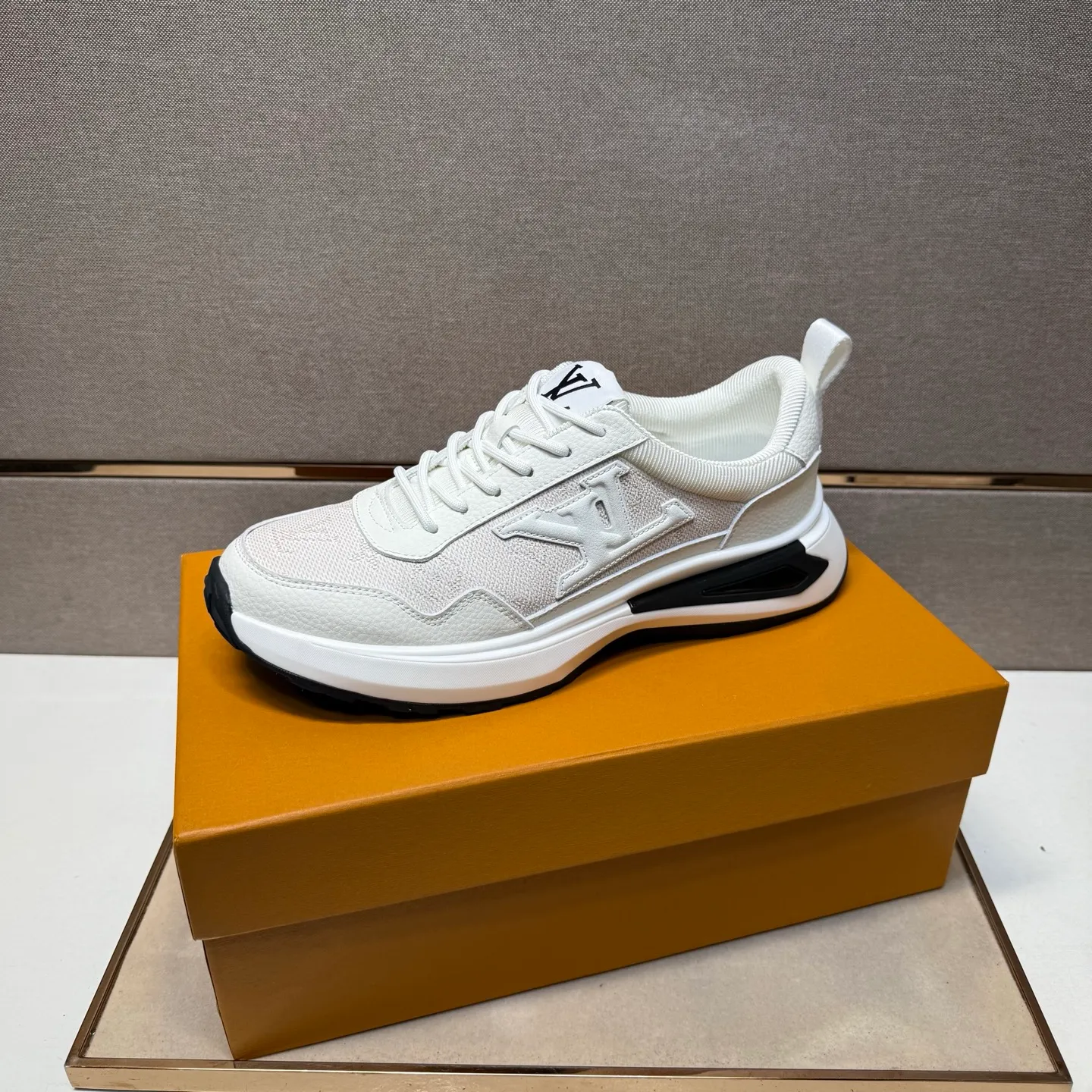 Men's men's shoes 💰pp462【LV～】men's casual shoes 2025z cabinet sales simultaneously 🔶Size: 38-44 #️⃣ 🔷3 colors🔜The upper is made of multi-material splicing➕Mesh lining, comfortable and breathable, sole: original comfortable and wear-resistant outsole, ⚠️real thing📱photographed🎬real thing is better📢📢📢